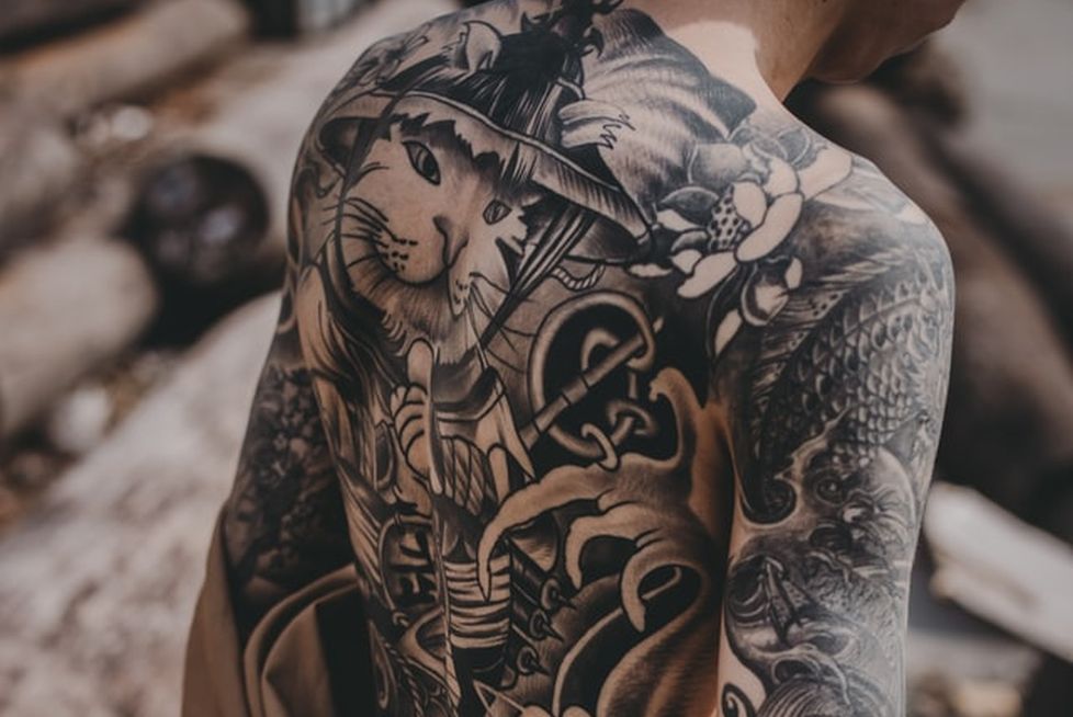 Tatuaz meski–co tatuuja sobie panowie w XXI wieku Fajne tatuaze dla mezczyzn i ich pielegnacja